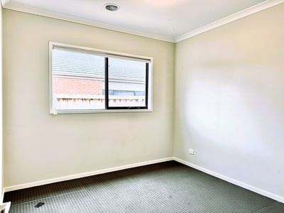 113 Holyoake Parade, Manor Lakes