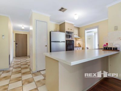 42 Narellan Drive, Hampton Park