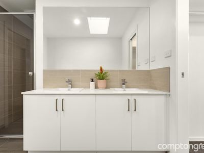 3 / 240 Hyde Street, Yarraville