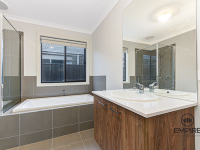 6 Aegean Street, Clyde North