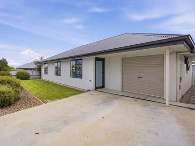 2 / 43 Adelaide Street, George Town