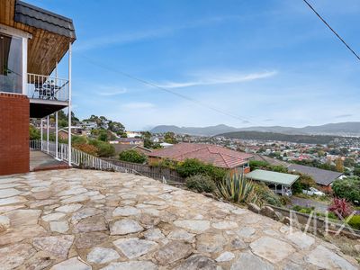 12 Kirval Court, West Hobart