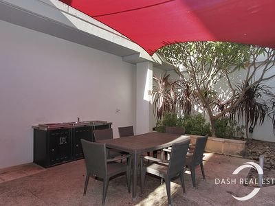 4/2 Walsh Loop, Joondalup