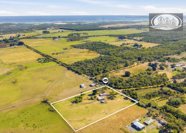 138 Oakleys Road, Portland