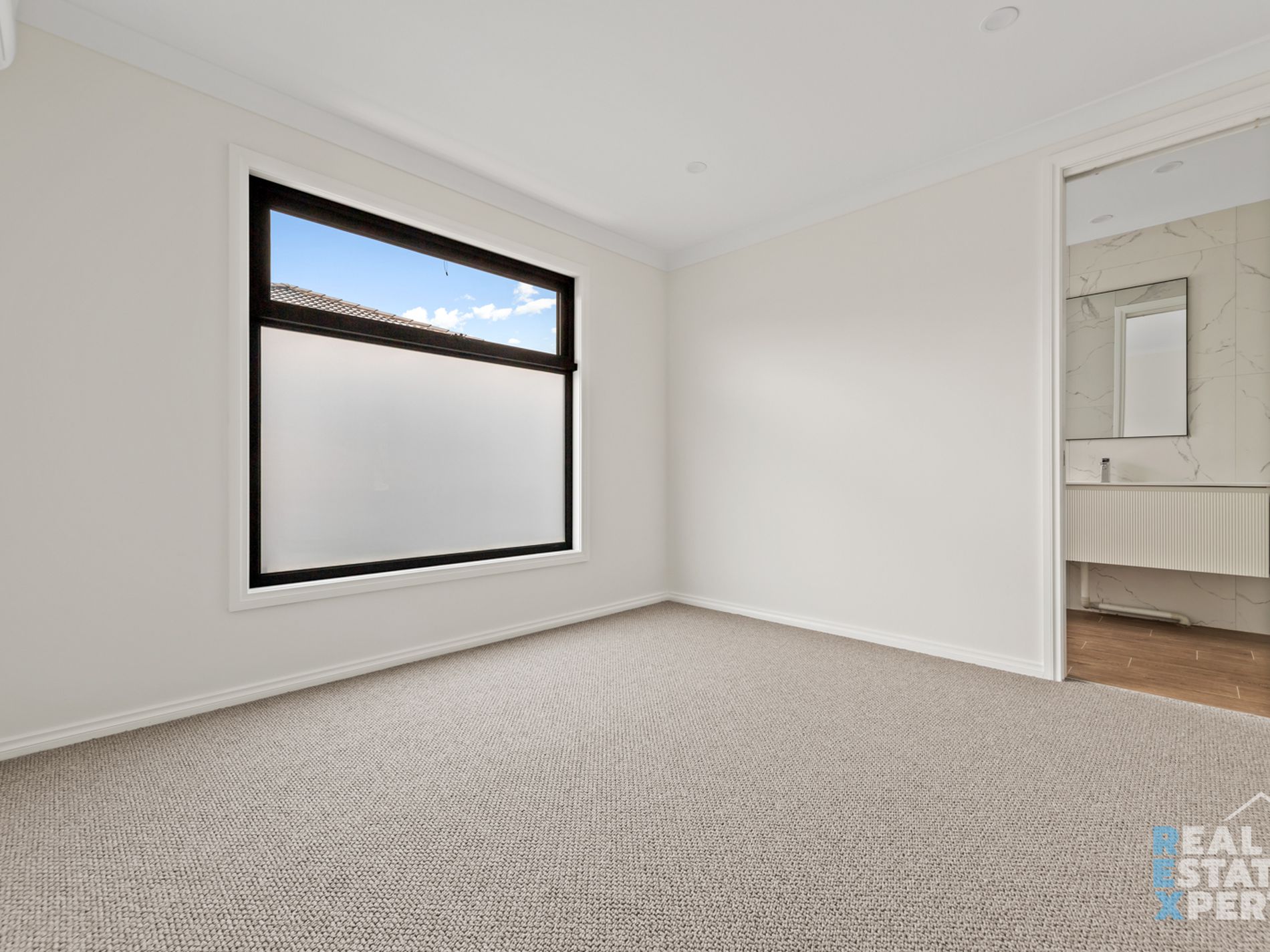 5 / 5 Sylvanwood Crescent, Narre Warren