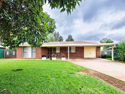 16 Springfield Way, Dubbo