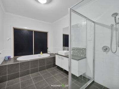 6 Waterville Vista, Cranbourne
