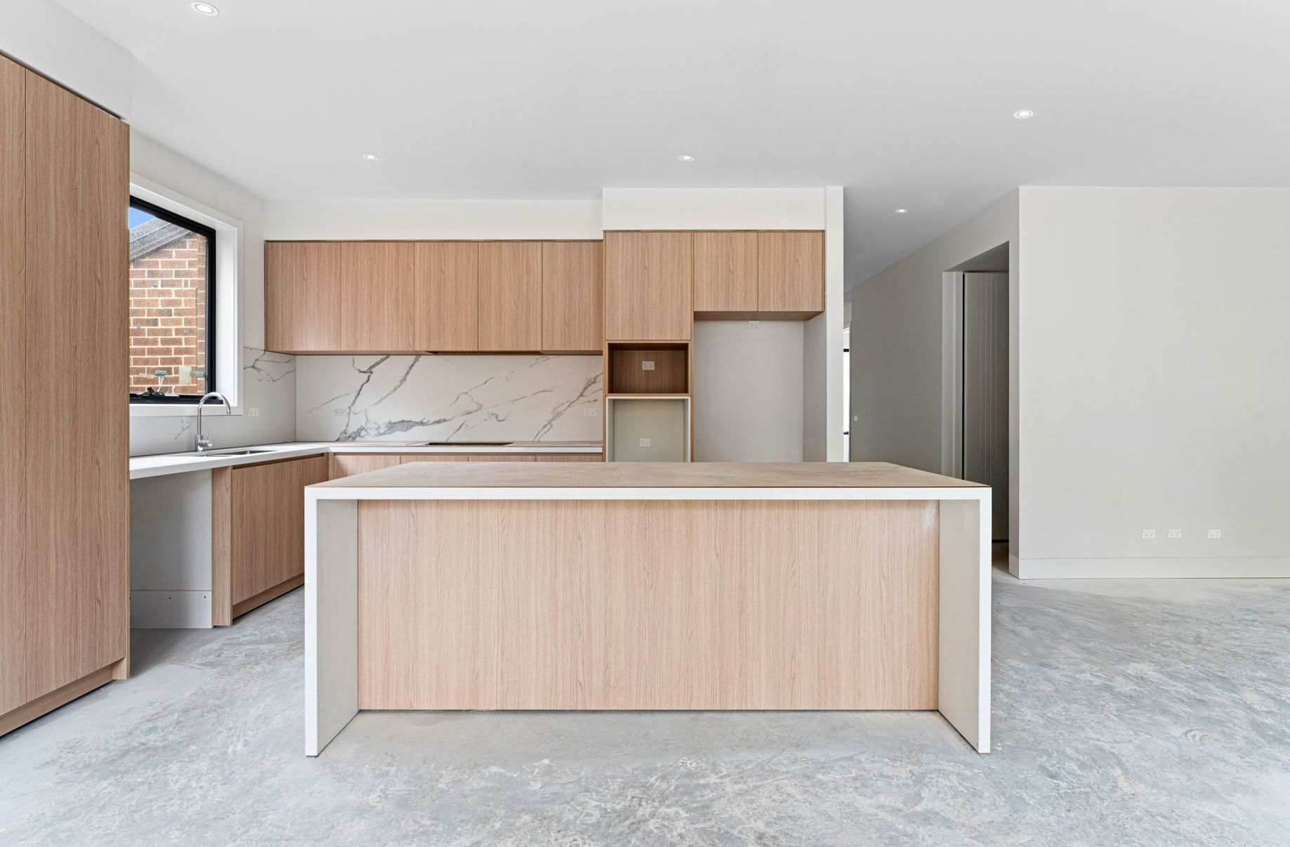 2 / 7-9 Barter Crescent, Forest Hill