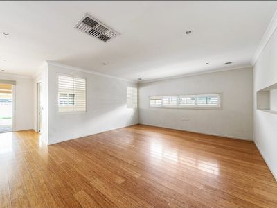 7 Carnavon Street, Cranbourne East