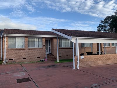 2 / 5 Madden Street, Oak Flats