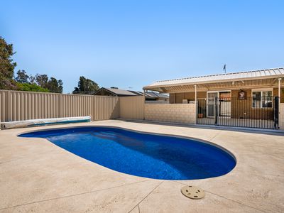 6 Breaden Drive, Cooloongup