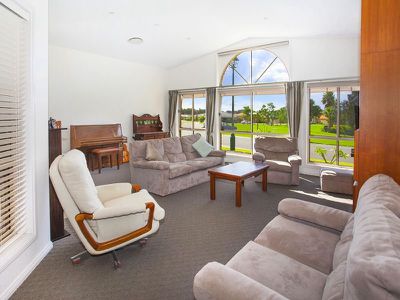 106 Stanthorpe Drive, Kanahooka