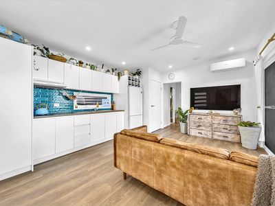 48 Blackcurrant Drive, Hideaway Bay