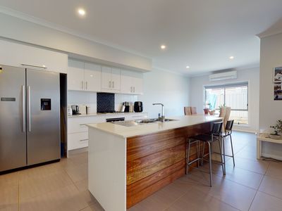 2 Apsley Crescent, Dubbo