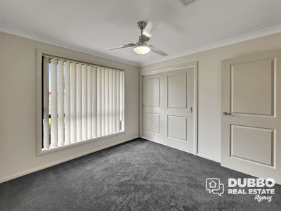11 Dunheved Circle, Dubbo