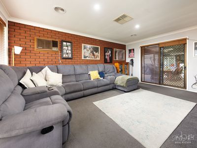 2 FISHER COURT, Wodonga