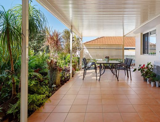 Great family home in an ideal location ***** UNFURNISHED ***** image 13