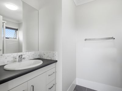 5/15 Silvereye Drive, Griffin