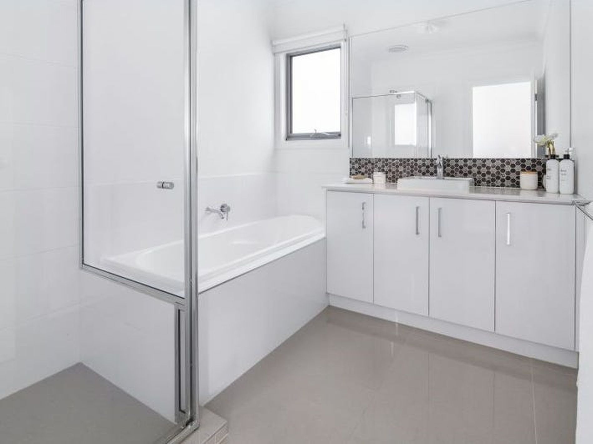 2 / 42 Glenfine Avenue, Hamlyn Heights