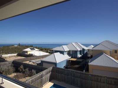 9 Seaside Avenue, Yanchep