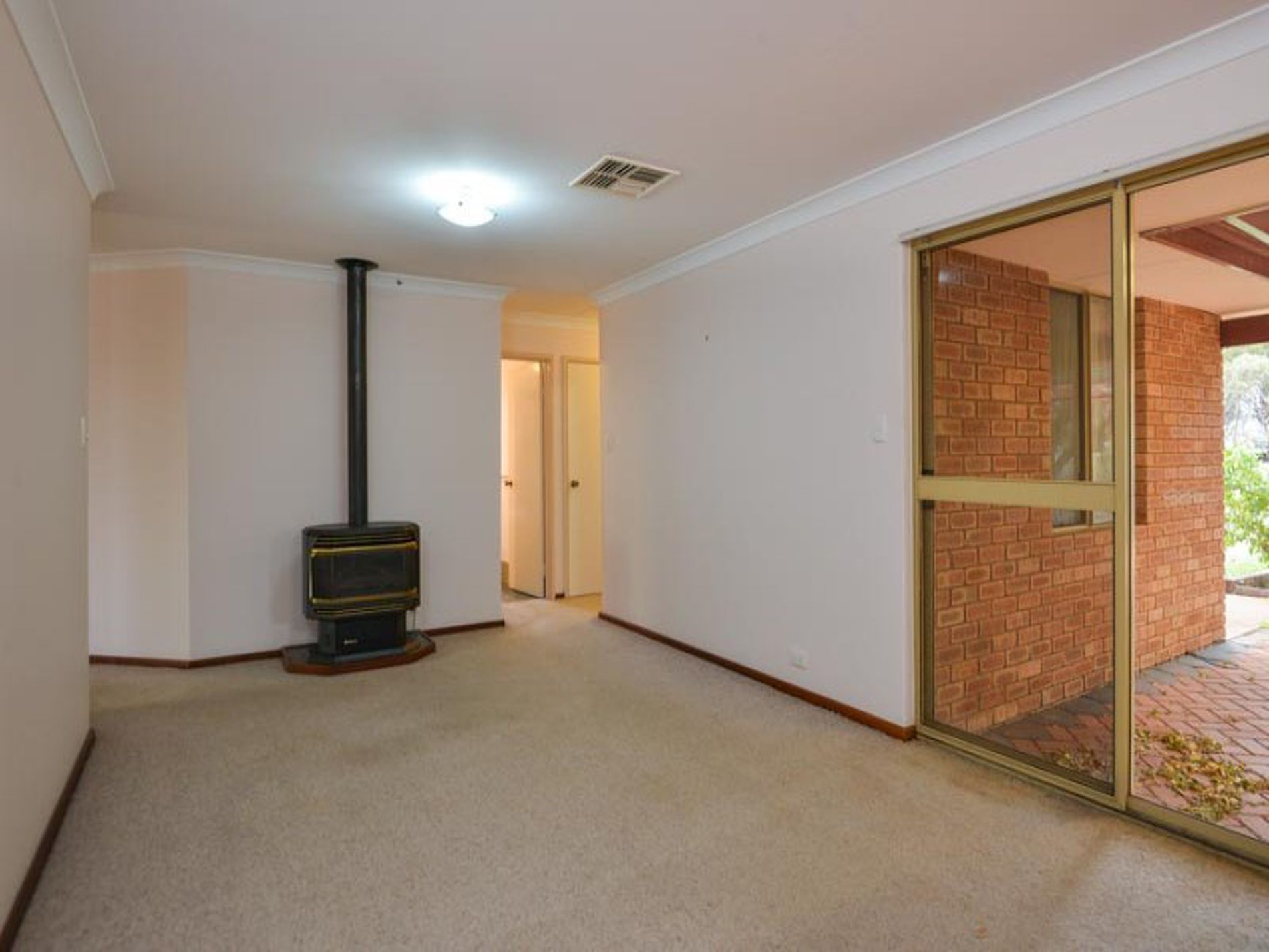 22 Downey Way, Hannans