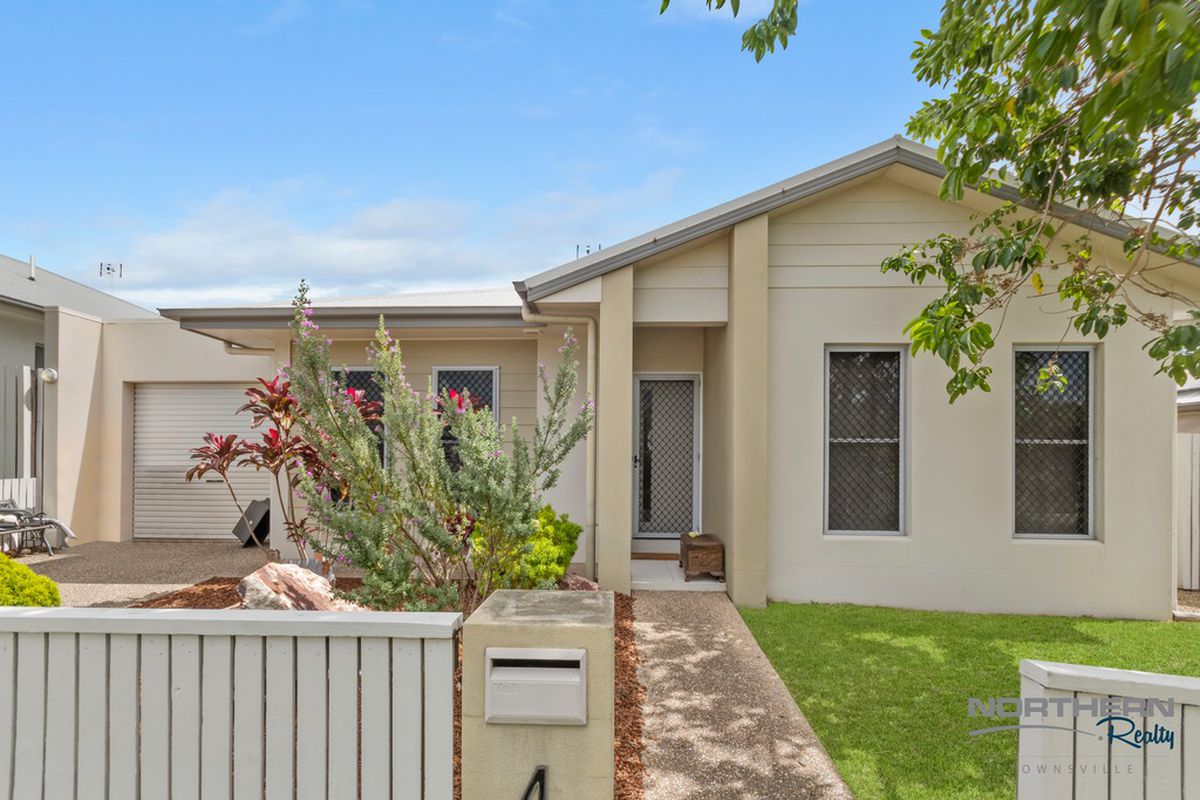 Low Maintenance Living | Convenient Cosgrove Location