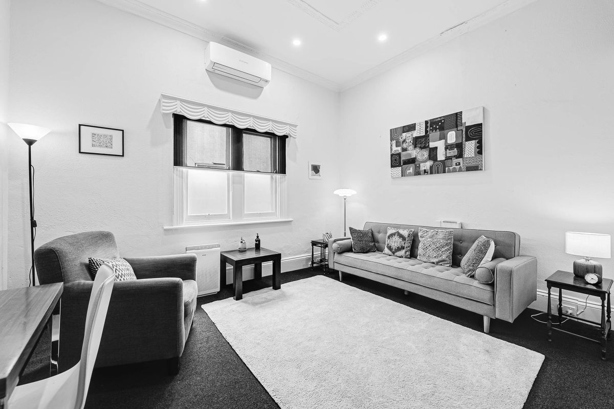 92 Douglas Parade, Williamstown