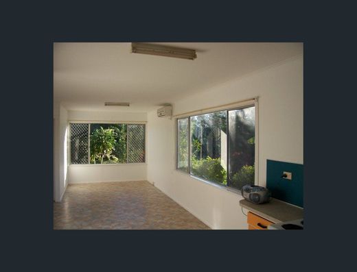 Cosy 2 bedroom home located in a great location image 4