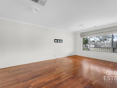 5 Parnum Place, Lynbrook