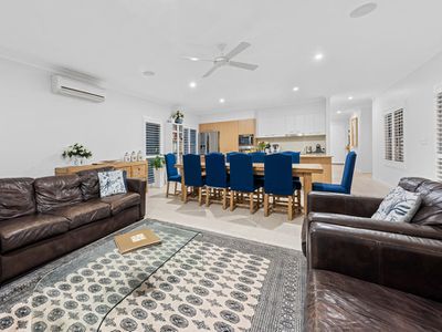 2 Torrens Crescent, Wakerley