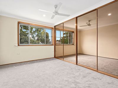 14 The Boulevarde, Oak Flats
