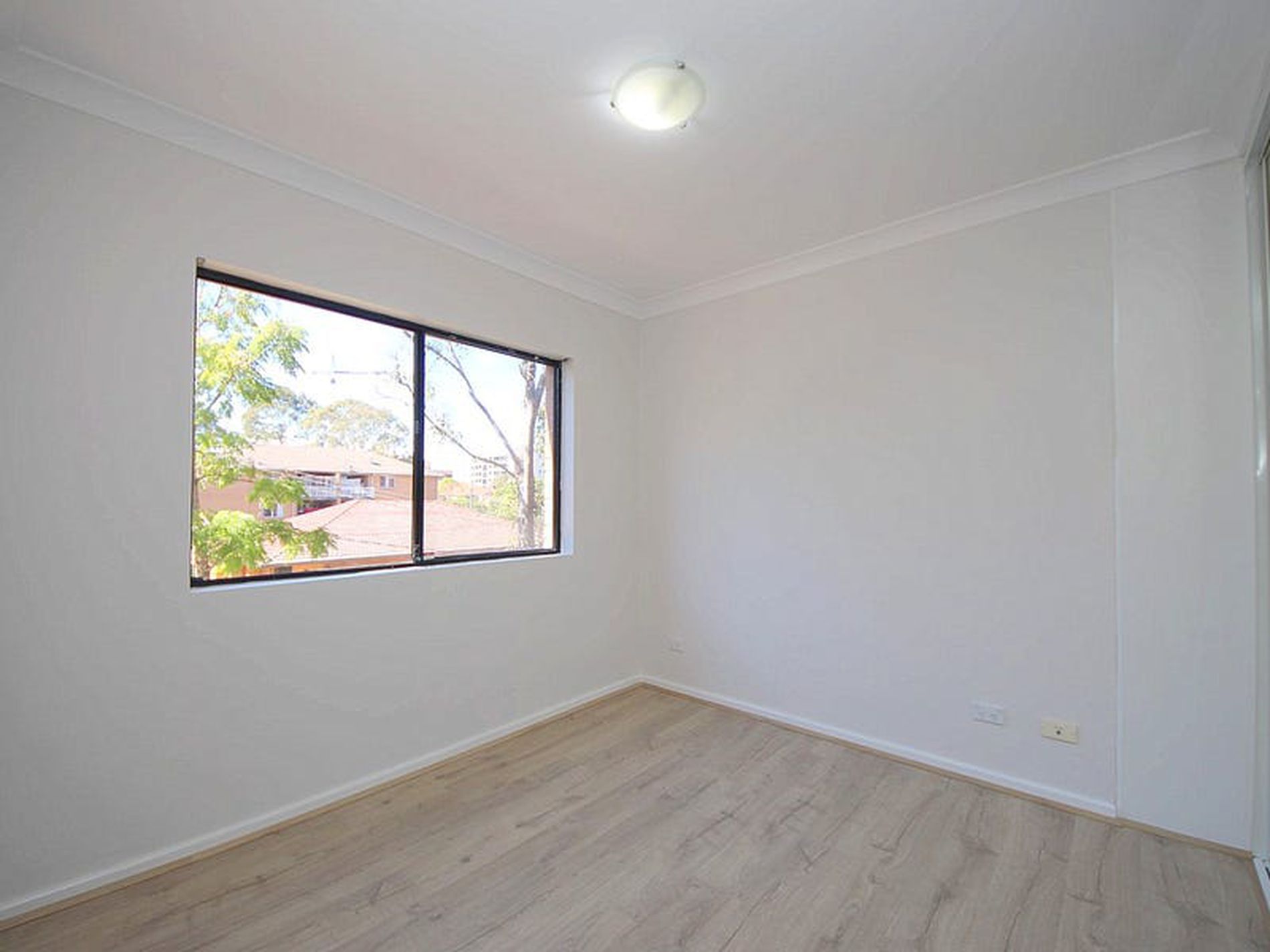 8 / 13 Gordon Street, Bankstown