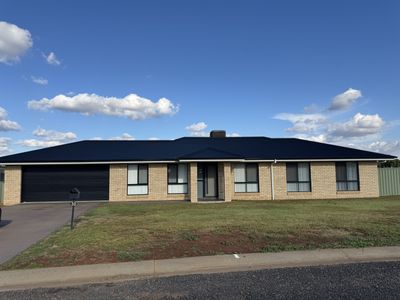 30 Warragrah Place, Parkes