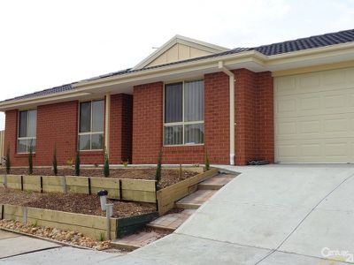 30 Chestnut Chase, Pakenham