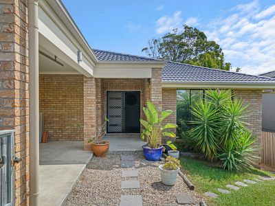 14 HILLVIEW PARADE, Ashmore