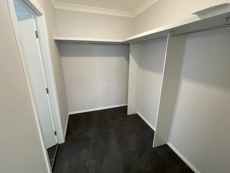 33 Crest Road, Gledswood Hills
