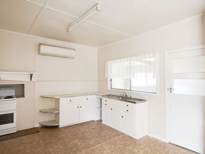 2 Bradshaw Street, Horsham
