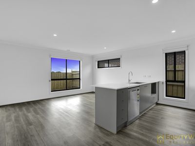 43 Woolspinner Crescent, Wyndham Vale