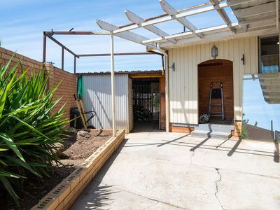 1A WARSAW CRESCENT, Wodonga