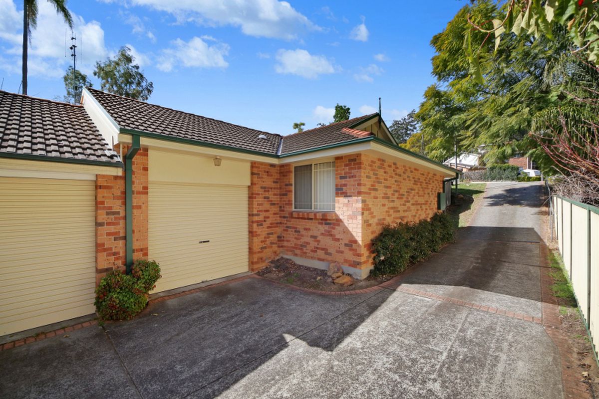 1 / 235 Avoca Drive, Green Point