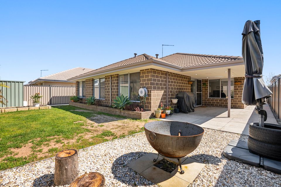 19 Calamocha Way, Piara Waters