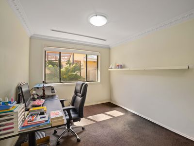 98 Hopetoun Circuit, Yarralumla