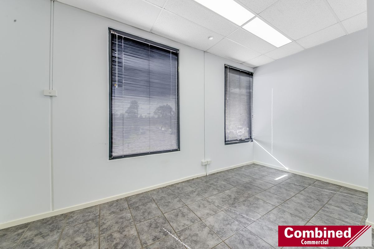 1 / 16 Porrende Street, Narellan