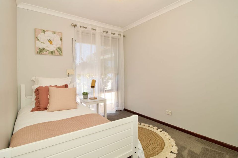 27 Holcombe Road , Warnbro
