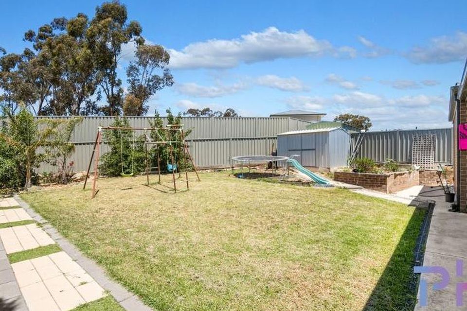 57 Norelle Crescent, Golden Square