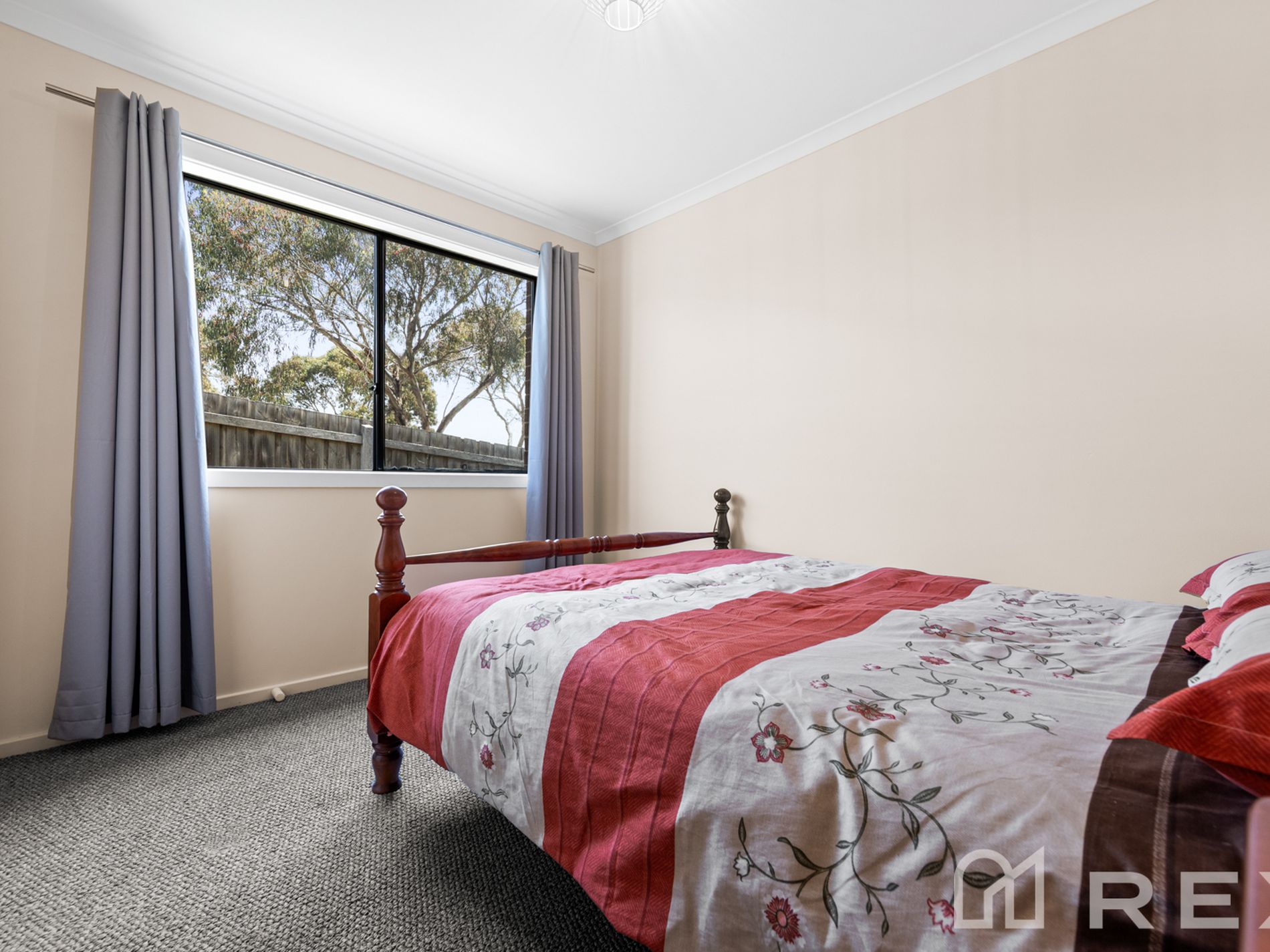 19 Calais Cct, Cranbourne West