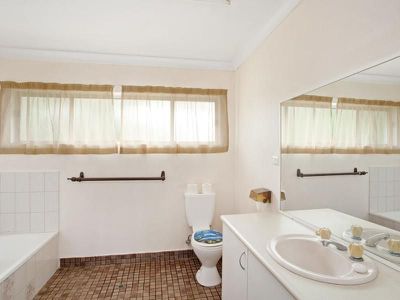 2 Pine Avenue, Tewantin