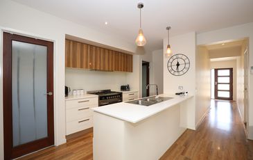 14 Bonneville Parade, Pakenham