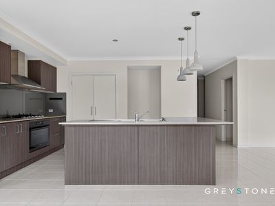 10 Caro Way, Fraser Rise