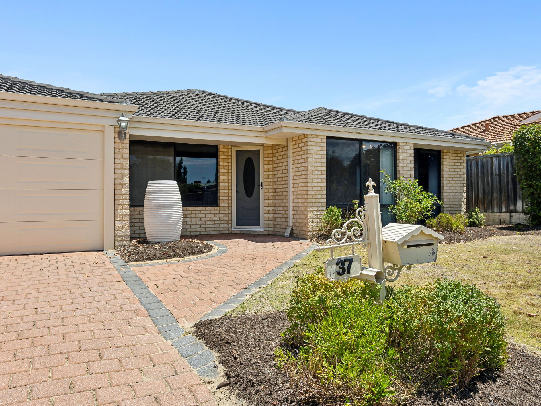 37 Star Bush Crescent, Ellenbrook